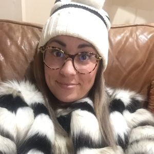 Meet your Posher, Mackenzie